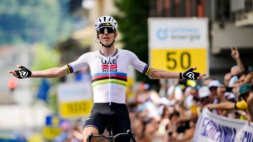 Tadej Pogacar assomme la course dès la première étape
