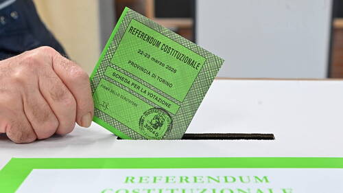 Les Italiens votent sur une réforme judiciaire très débattue