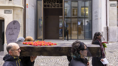 Quelque 350 manifestants à nouveau devant le Grand Conseil