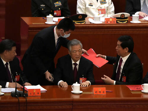 Le président chinois Xi Jinping sort renforcé du congrès du PCC