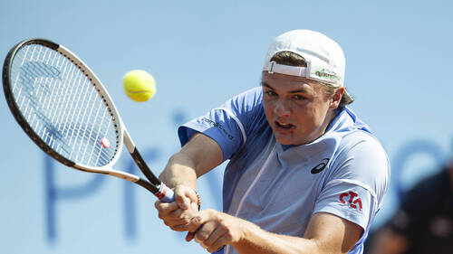 Stricker se hisse en quart de finale à Stockholm