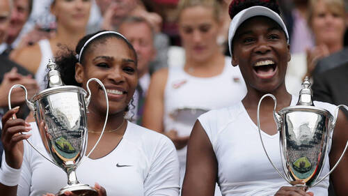 Venus et Serena Williams disputeront le double ensemble