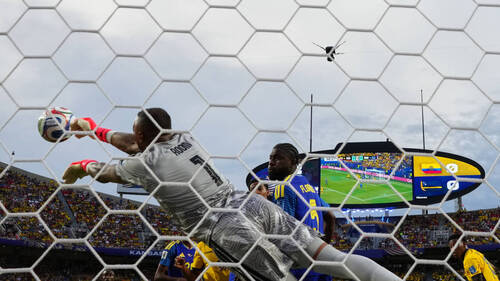 Premier point historique pour Curaçao, qui résiste à l'Equateur