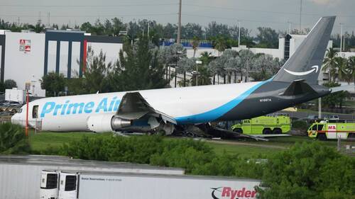 Accident d'avion-cargo à Miami: cinq morts et cinq blessés