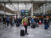 Troisième jour de grève à la SNCF: gares vides et TGV annulés