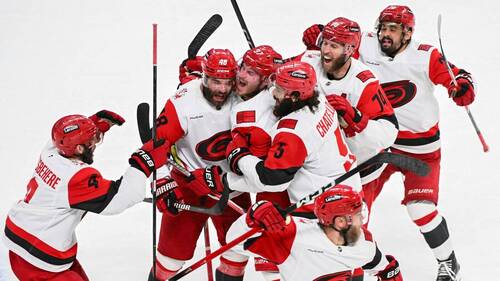 Les Hurricanes prennent la main face à Montréal