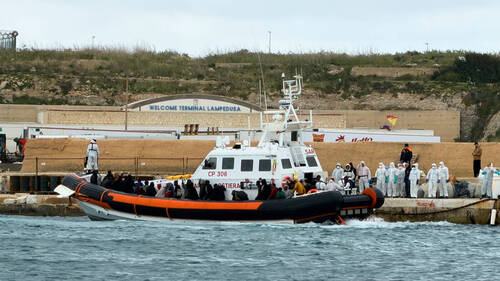 Plus de 70 migrants disparus après un naufrage en Méditerranée