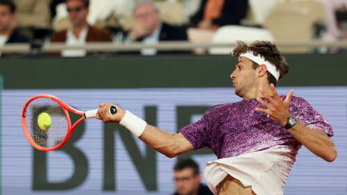 Cobolli rejoint Zverev en finale après le forfait d'Arnaldi