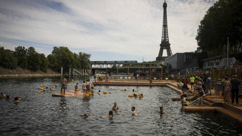 A Paris, les baignades dans la Seine font le plein cet été