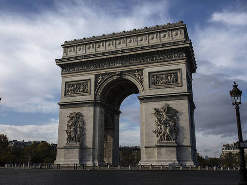 A Paris, les Champs-Elysées vont être verdis et rafraîchis