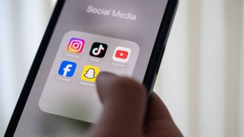 La Suisse envisage de restreindre les réseaux sociaux aux mineurs