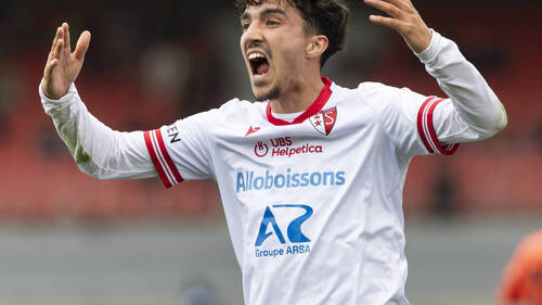 Sion: Théo Bouchlarhem signe à Etoile Carouge