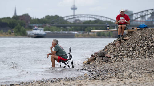 Sécheresse: le Rhin à un nouveau plus bas historique à Cologne