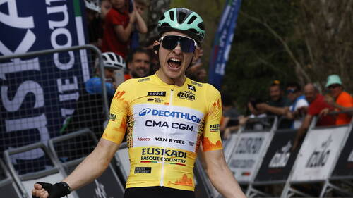 A nouveau phénoménal, Paul Seixas assomme le Tour du Pays basque