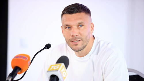Lukas Podolski (40 ans) met fin à sa carrière