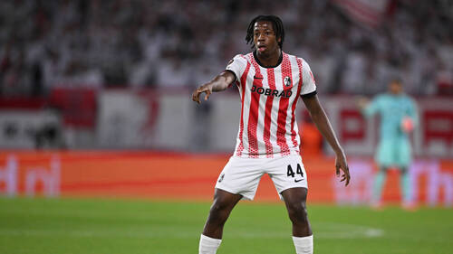 Johan Manzambi marque encore avec le SC Fribourg