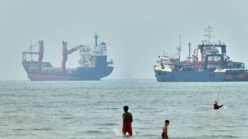 Un pétrolier signale des explosions dans le détroit d'Ormuz