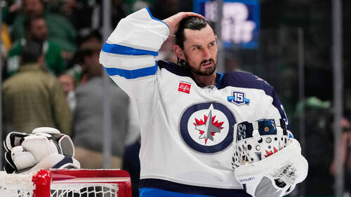 Les New Jersey Devils engagent le gardien vedette Connor Hellebuyck