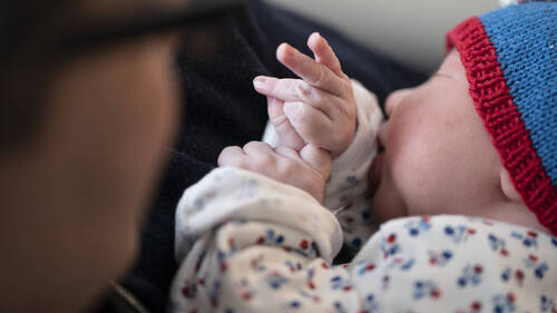 Le Parlement donne son feu vert au congé parental genevois
