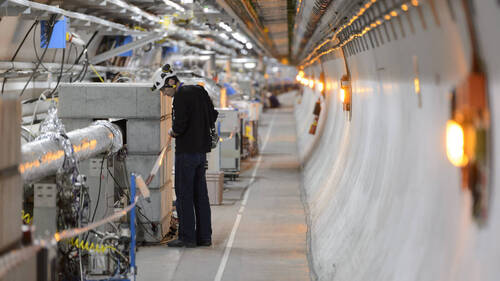 Une particule de structure similaire à un proton découverte au CERN
