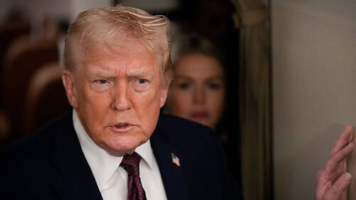 Trump impose 25% de droits de douane à qui commerce avec l'Iran