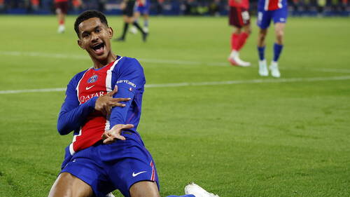 Victoire contre Lyon et première place pour le PSG