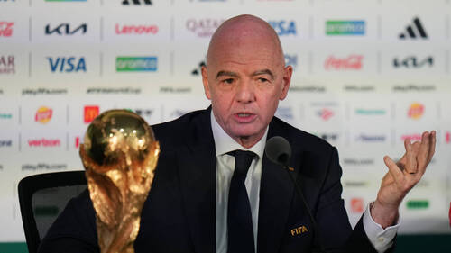 La FIFA retire son projet de société privée