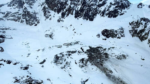 Un nouveau glacier sous étroite surveillance à Blatten (VS)