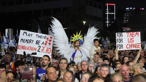 A Tel-Aviv, des milliers de personnes contre Netanyahu