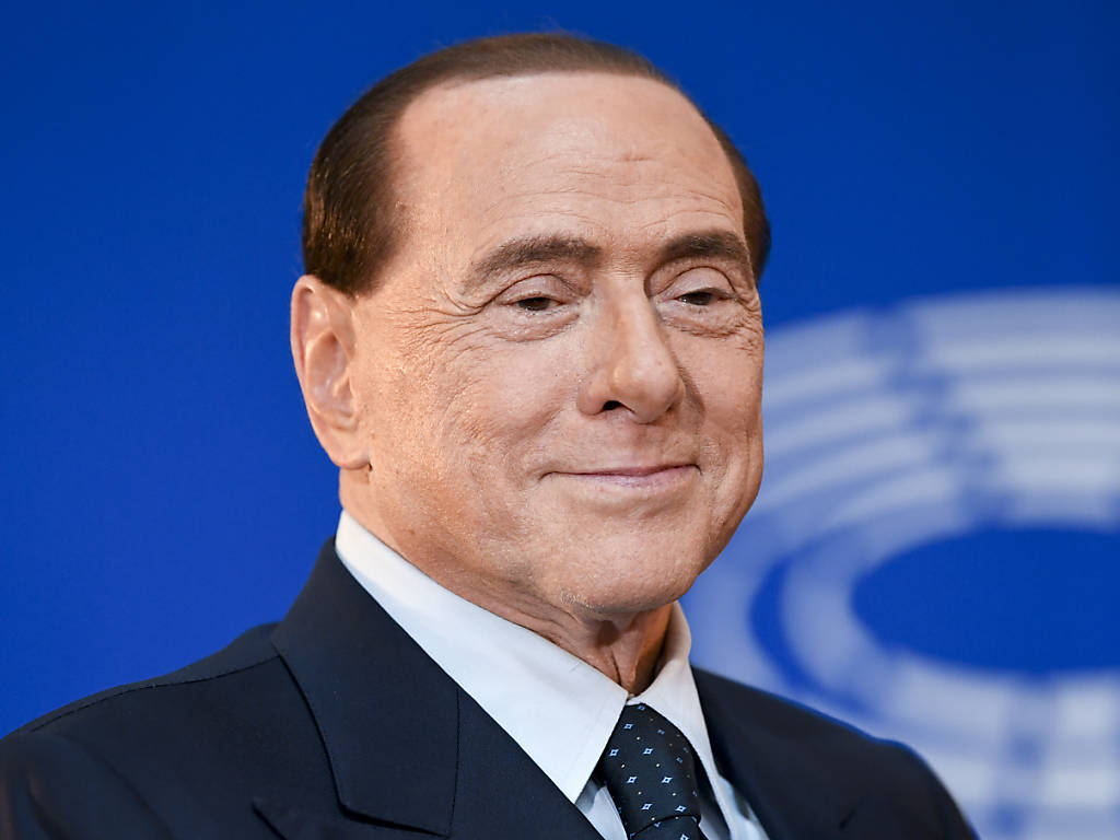 L'ex-premier Ministre Italien Silvio Berlusconi Est Mort (médias)