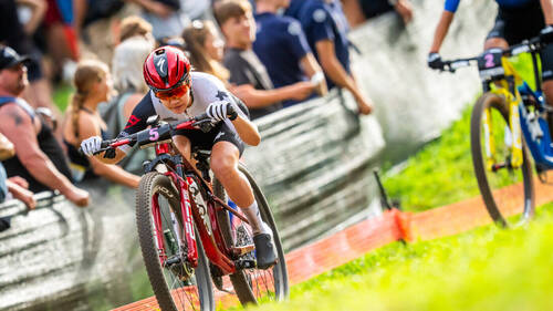 Sina Frei vise le titre mondial en cross-country
