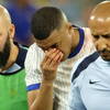 "Pas d'opération" pour Mbappé, qui s'est cassé le nez