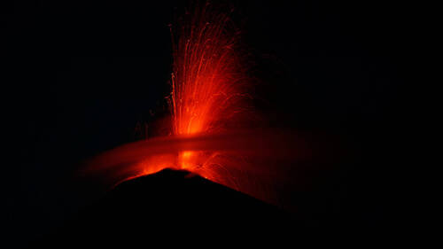 Alerte autour de deux volcans en "activité explosive" au Guatemala