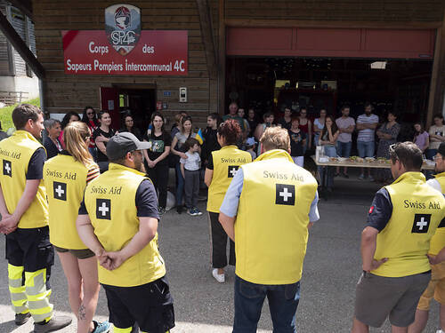 Une association revient avec 26 réfugiés ukrainiens à Charmey (FR)