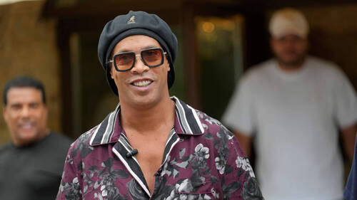 Ronaldinho revient à 46 ans en 3e division italienne