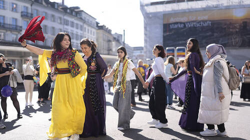 Des milliers de manifestants à Zurich pour la Journée des femmes