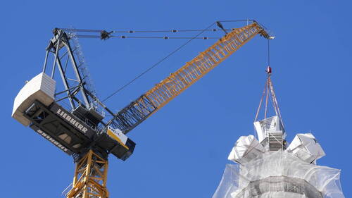 Sagrada Familia à Barcelone:l'église la plus haute du monde grandit