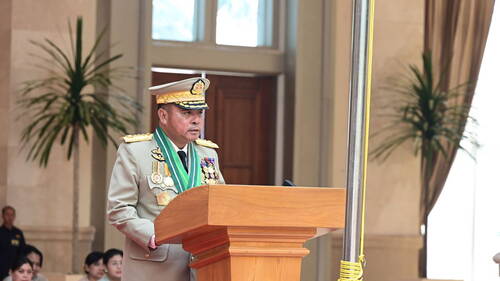 Birmanie: le chef de la junte reste au pouvoir comme président