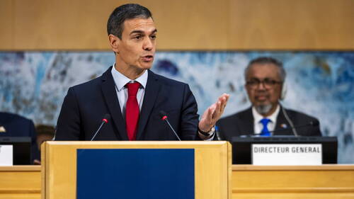 Ovation debout pour l'Espagnol Pedro Sanchez à Genève