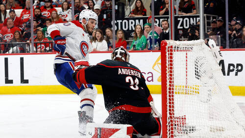 Montréal fait le break d'entrée face à Carolina
