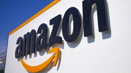 Amazon triomphe en Bourse après ses résultats, Apple trébuche