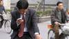 Japon: utiliser son smartphone en conduisant un vélo est pénalisé