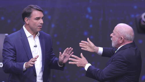 Brésil: Lula et Flavio Bolsonaro s'écharpent lors de leur débat