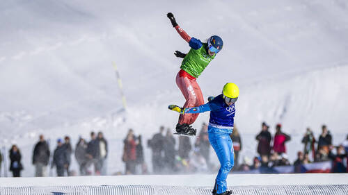 La Bernoise Noemie Wiedmer au pied du podium en snowboardcross
