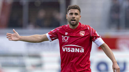 Leonardo Bertone signe à Lucerne