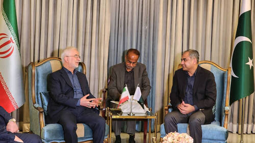 L'Iran dit faire face à une "guerre totale" avec les Etats-Unis
