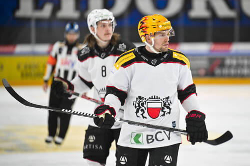 PostFinance Top Scorer Austin Czarnik (LHC) im Eishockeyspiel der National League zwischen den Rapperswil-Jona Lakers (SCRJ) und Lausanne HC (LHC), am Dienstag, 25. November 2025, in der St. Galler Kantonalbank Arena, in Rapperswil-Jona. (PostFinance/KEYSTONE/Gian Ehrenzeller)