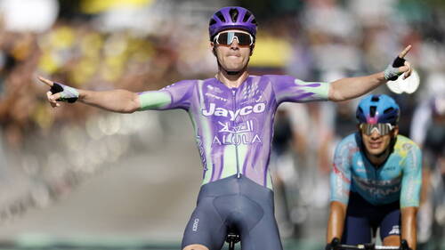 Mauro Schmid signe chez Pinarello Q36.5