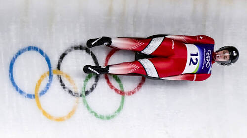 Luge: La Suissesse Maag dixième à mi-course