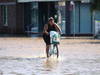 Les inondations font 12 morts, les pluies se dirigent vers Sydney